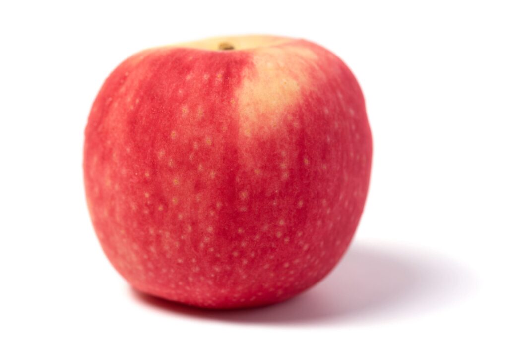 red apple